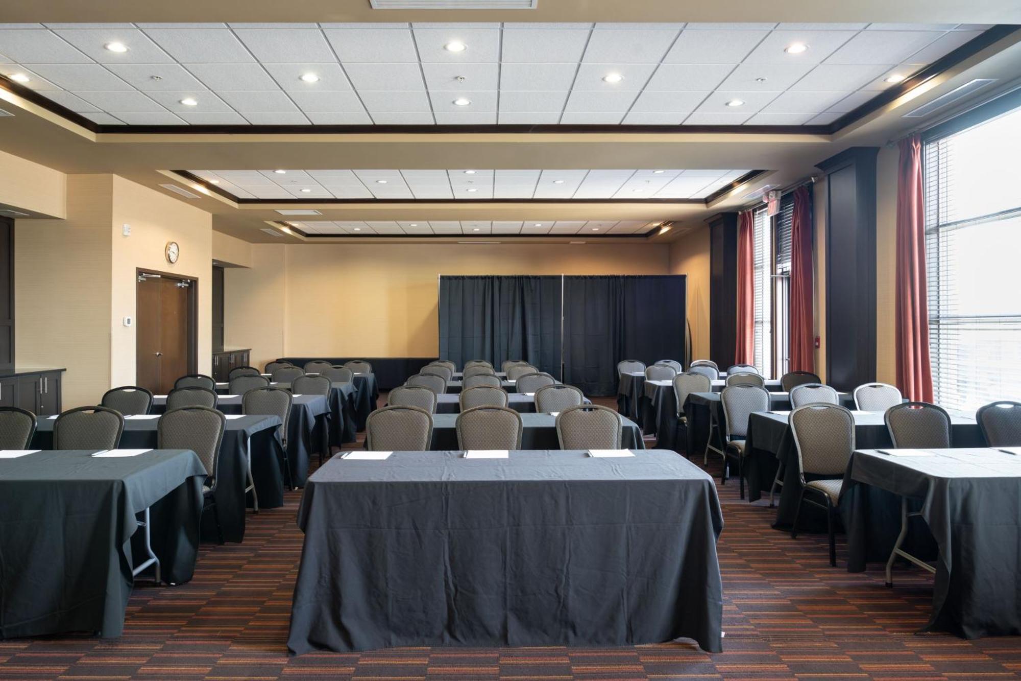 Four Points By Sheraton Edmonton International Airport Nisku Ngoại thất bức ảnh